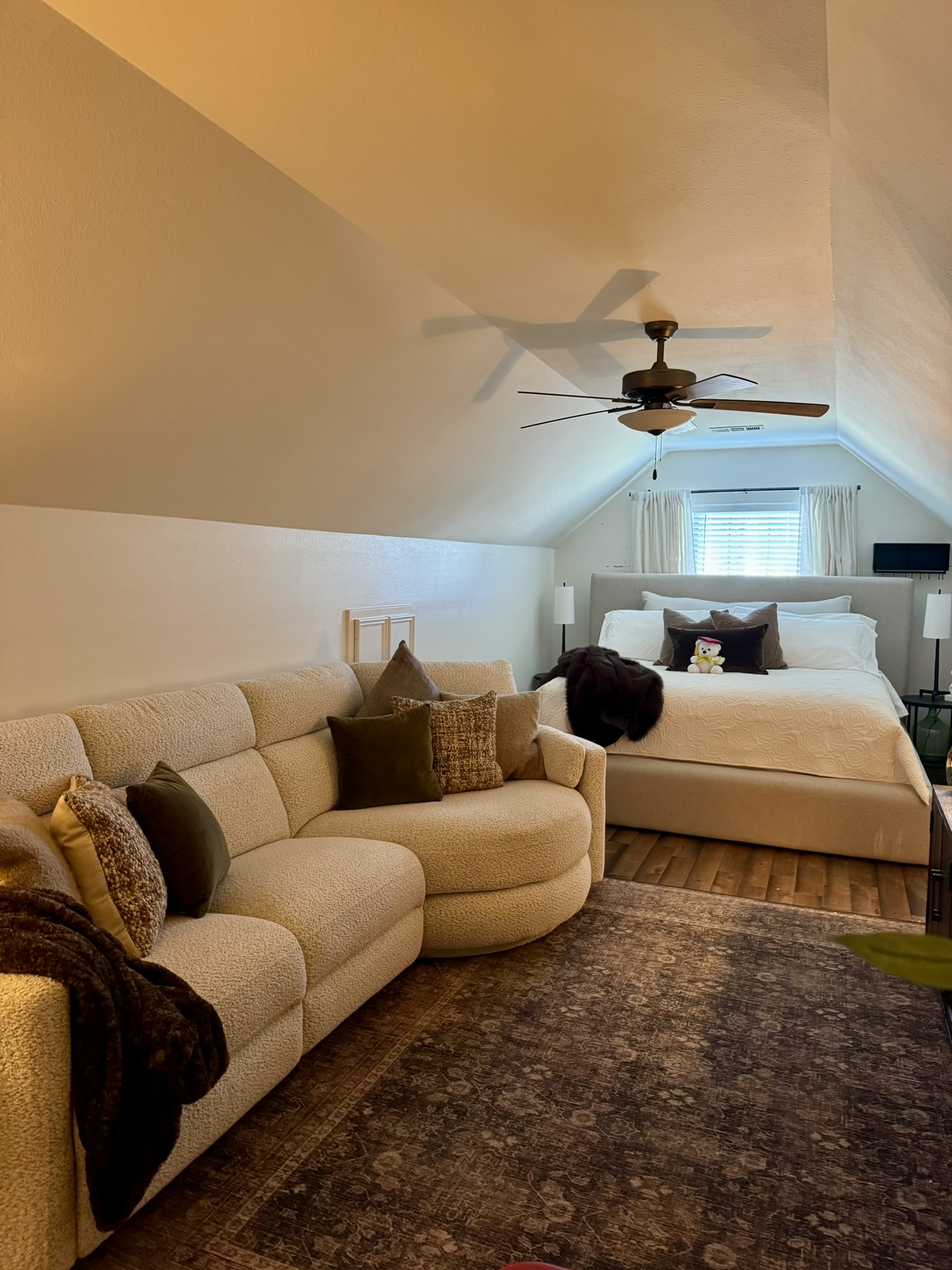 78DFB4D9-D337-478F-968D-4F4549C02727_1_102_a